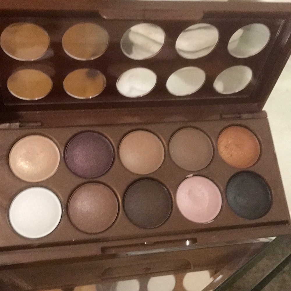 NYX Golden Horizons Eyeshadow Palette
